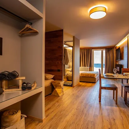 Whispering Pines Mountain View With Ski-in Access Appartamento