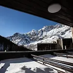 Whispering Pines Mountain View With Ski-in Access Διαμέρισμα *