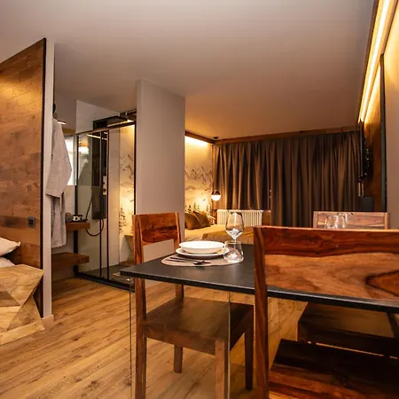 Whispering Pines Mountain View With Ski-in Access * Breuil-Cervinia